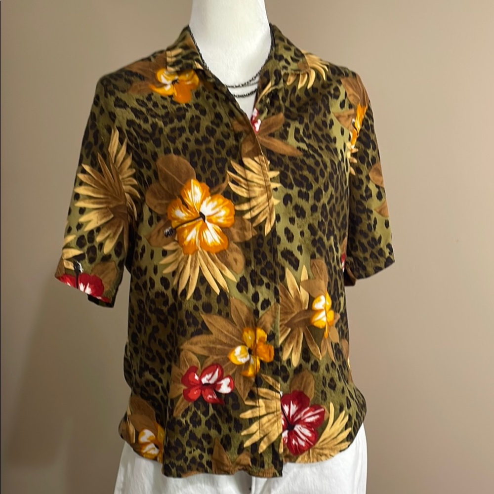 Lisa Josephs M Brown and Black Tie Front Hidden Button Down Shirt